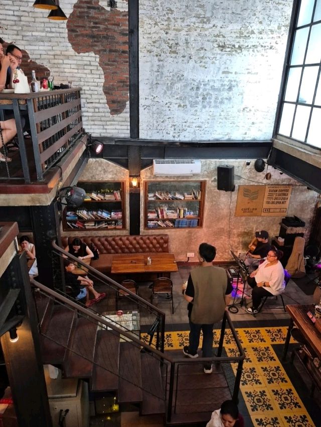 A MUST VISIT CAFÉ IN BALI.