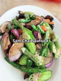 “Sam Chai Seafood Sematan: A Classic Spot for Fresh Coastal Flavours”