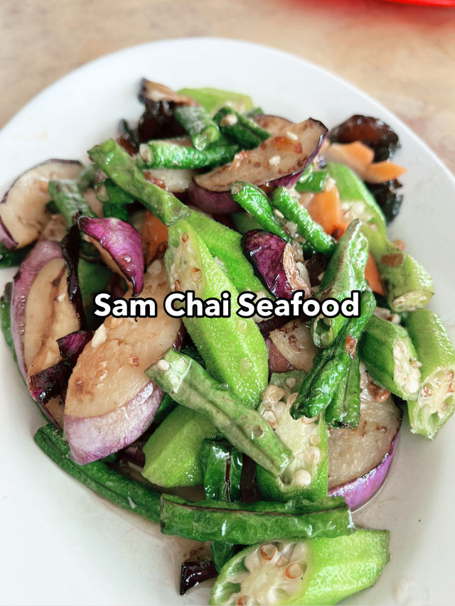 “Sam Chai Seafood Sematan: A Classic Spot for Fresh Coastal Flavours”