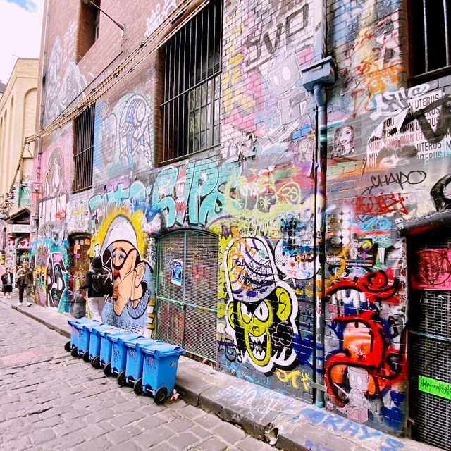 Melbourne’s Iconic Graffiti Alley: Street Art Vibes in the CBD 🎨🔥 Melbourne’s Iconic Graffiti Alley: Street Art Vibes in the CBD 🎨🔥