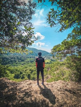 A tiny hill in Lumut with a surprisingly interesting history ✨
