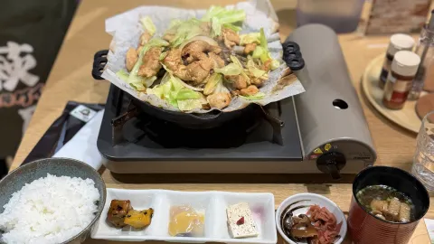  下呂溫泉的鄉土料理，雞肉味噌燒（鶏ちゃん） — traveler post in 下呂市
