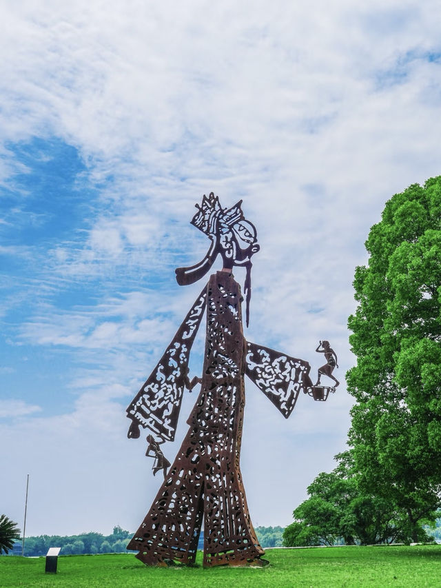 藝術與自然的交響：漫步上海月湖雕塑公園