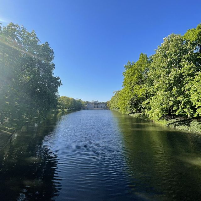 【ポーランド🇵🇱/ワジェンキ宮殿と美しい庭園】