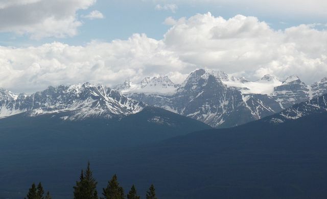 Alpine Adventures the Heart of the Rockies 🏞️