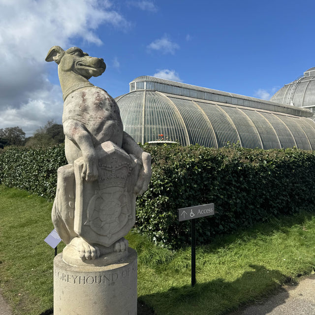 Ever so beautifully blossoming Kew Gardens!