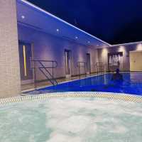 Pool and jacuzzi 