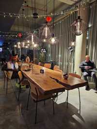 Romantic & Vibrant: Moxy Paris T2 for Couples"  