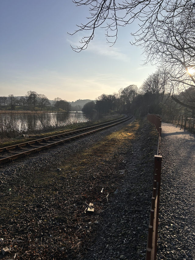 Alongside the railway 