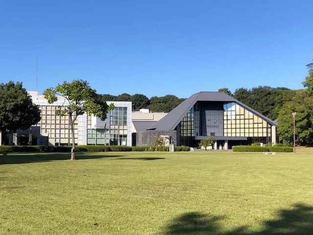 An art museum in the forest that collects works of art
