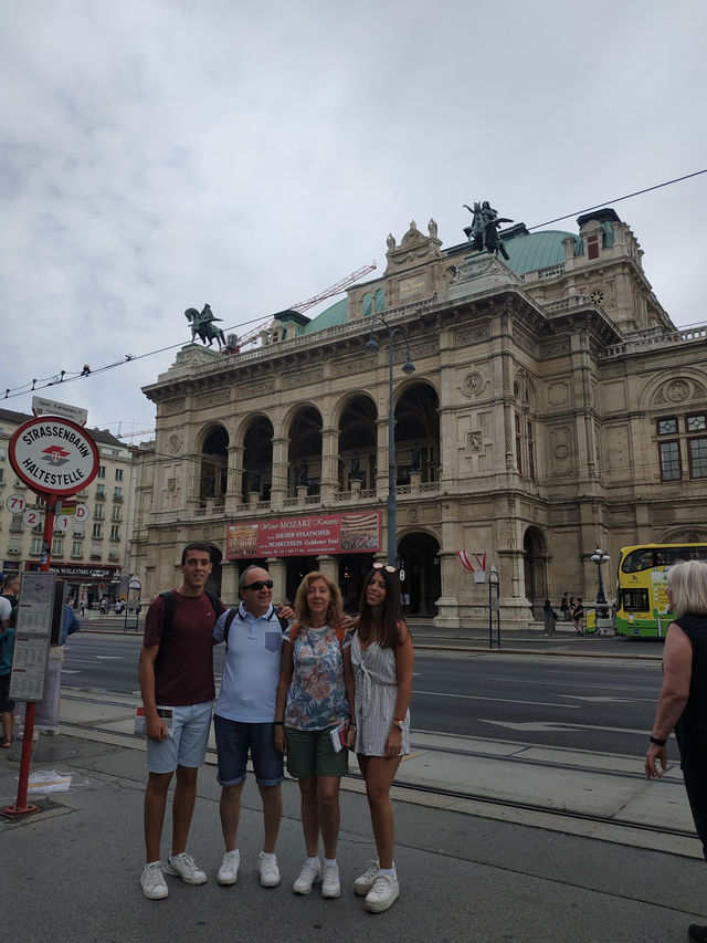 🎭 Culture & Beauty at the Vienna State Opera 🎻✨