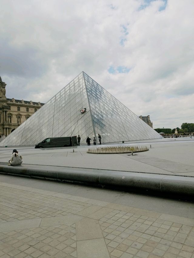 Parisian Whirl: A Weekend of Reverie.