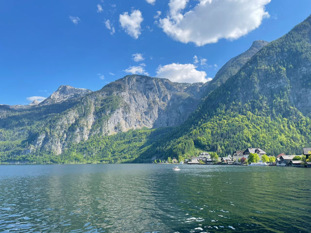 Still Waters and Slow Steps: A Budget Day in Hallstatt