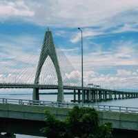 🚗 Ride-Sharing in Brunei: Explore the Sultanate’s Gems with Ease and Savings 🇧🇳✨