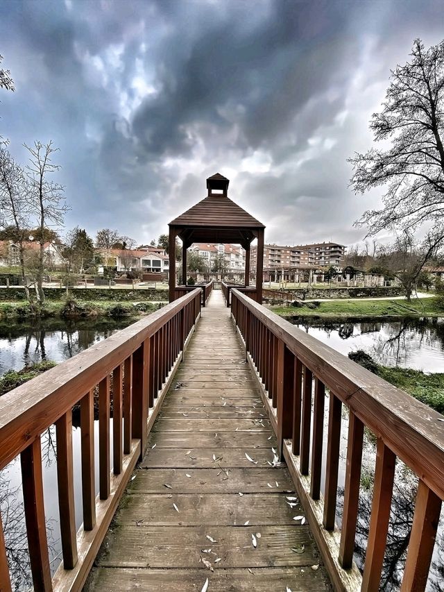 🌿 Where the River Rests – Portovello Park, Allariz, Spain
