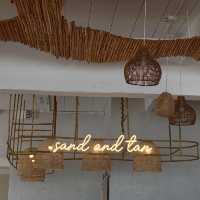 หาดริ้นไม่ใช่แค่ทะเล แต่มี Sand & Tanให้ชิลด้วย😋🌊