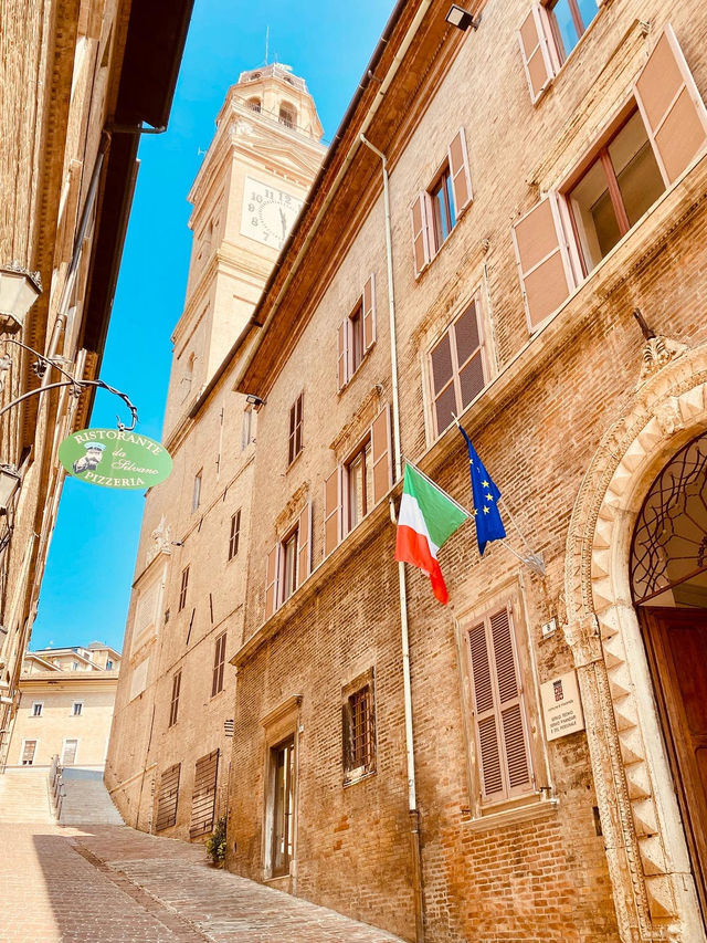 Exploring Macerata: Opera, Hilltop Views and Marche Heritage 