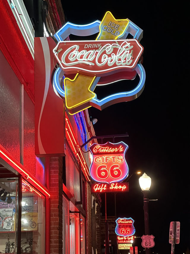 Just cruised through Williams Arizona: the retro Route 66!