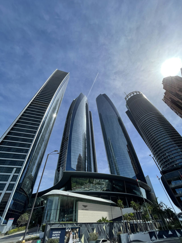 🏙️ Abu Dhabi – Modern Marvels & Desert Charm 🌟🏜️