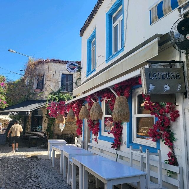 🌸💫 Alaçatı – Where Time Slows and Beauty Speaks! 🇹🇷💙