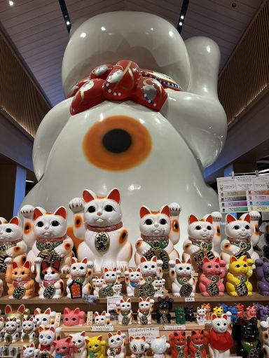 2026年 巨大招き猫「おたふく」完全ガイドおすすめ| Trip Moments