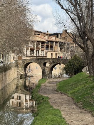 Squares, Bridges, and Hidden Corners: Medieval Vibes in Vic 🇪🇸 🏰 
