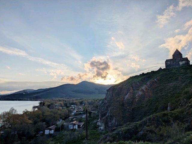 Lakefront Serenity⛰️