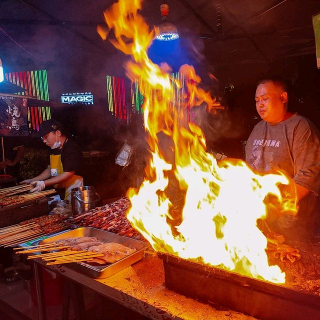 Xishuangbanna Market· Foodie's Paradise 🍴🌶