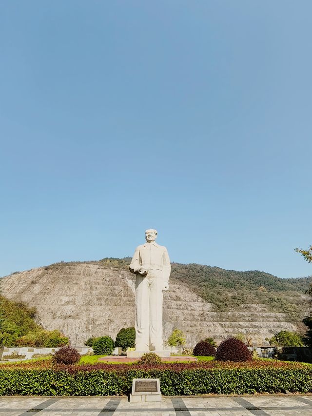 令人震撼的亞洲第一天坑