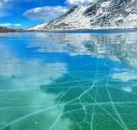 如夢如幻，距成都最近的藍冰觀賞地：甘孜紅海子