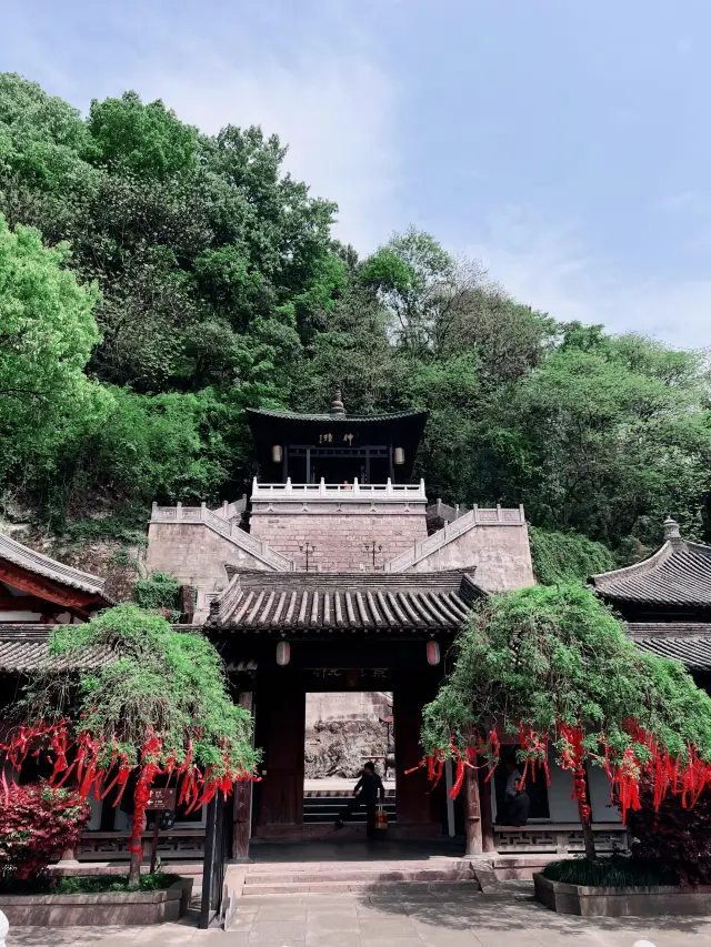 浙江临海の龍興寺：博物館学習と陰陽塔の神秘の旅