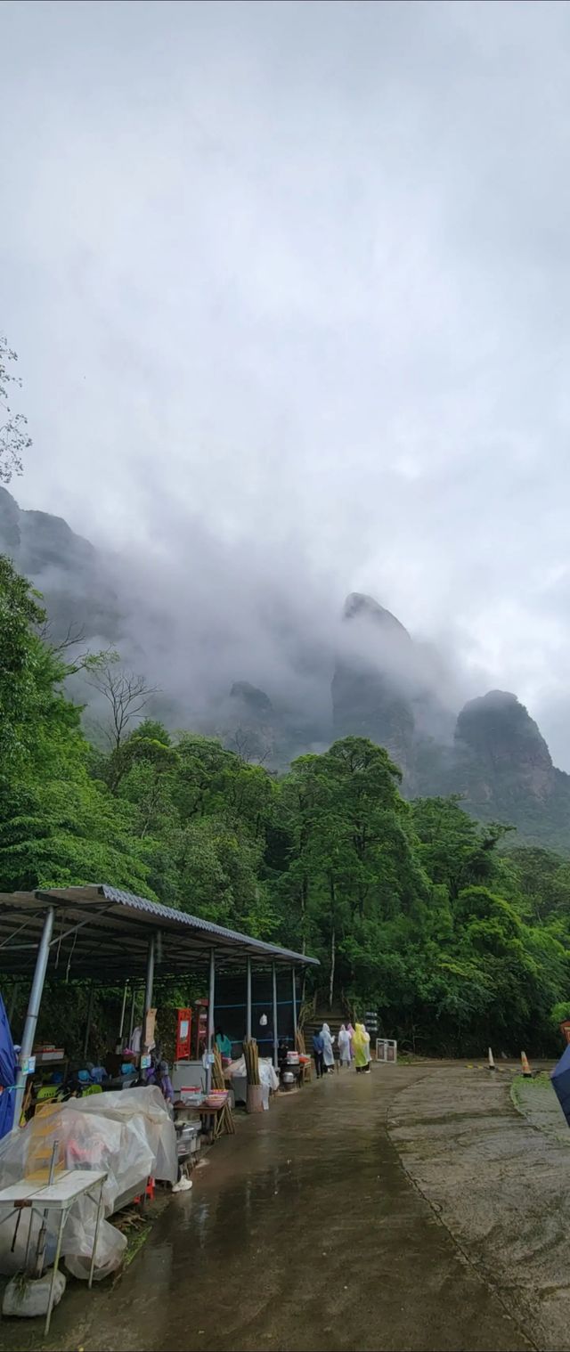 聖堂山