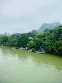 這個公園人少又好逛，可沖我可以待一天