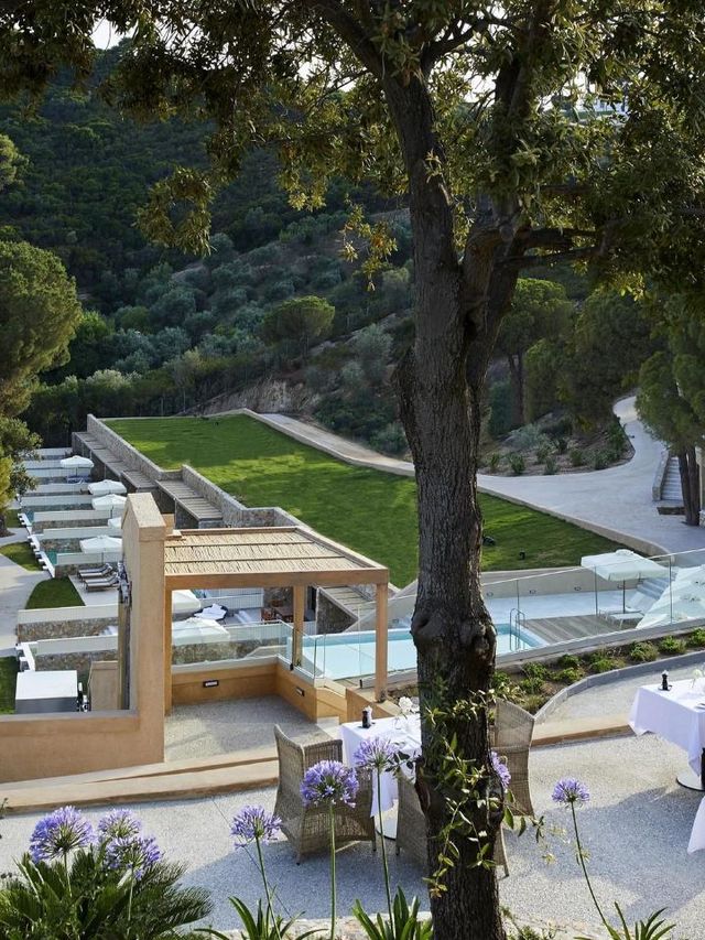 🌟 Skiathos Splendor: Top Hotel Pick! 🏨✨