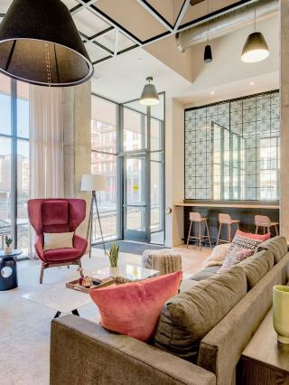 🌟 Minneapolis Marvels: Unwind in Style at Sonder 🏨✨
