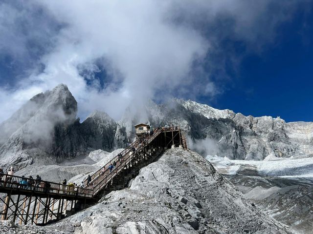 人生總要來一次的玉龍雪山，勇敢一點，我們不會再比今天更年輕。