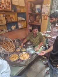 香料與美味的盛宴 德里月光集市Chandni Chowk。