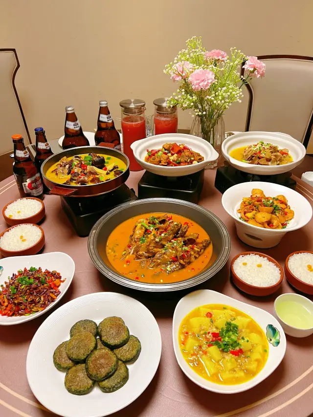 A feast of Hunan cuisine. If you like Hunan cuisine, you can rest assured and rush in. 