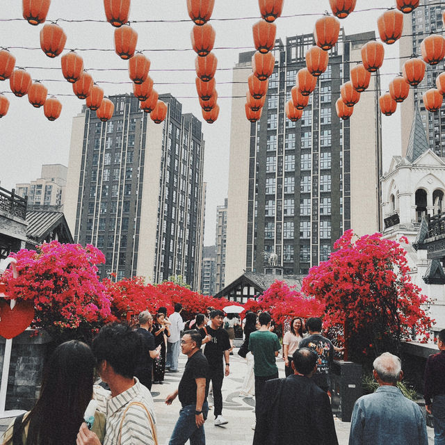 白天很一般｜探索山城記憶，CityWalk彈子石老街，適合晚上來看重慶夜景