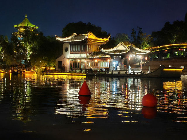 泰州行1：乘船夜遊鳳城河。
