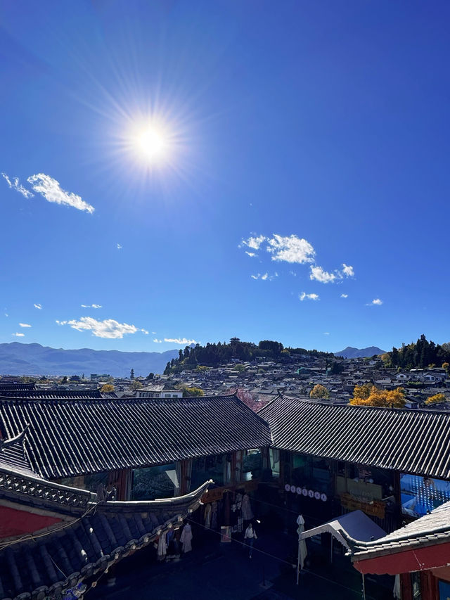 俯瞰麗江古城，這家酒店觀景位真的絕！