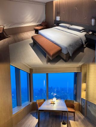 My first time staying in such a high-end hotel, it was absolutely amazing!!