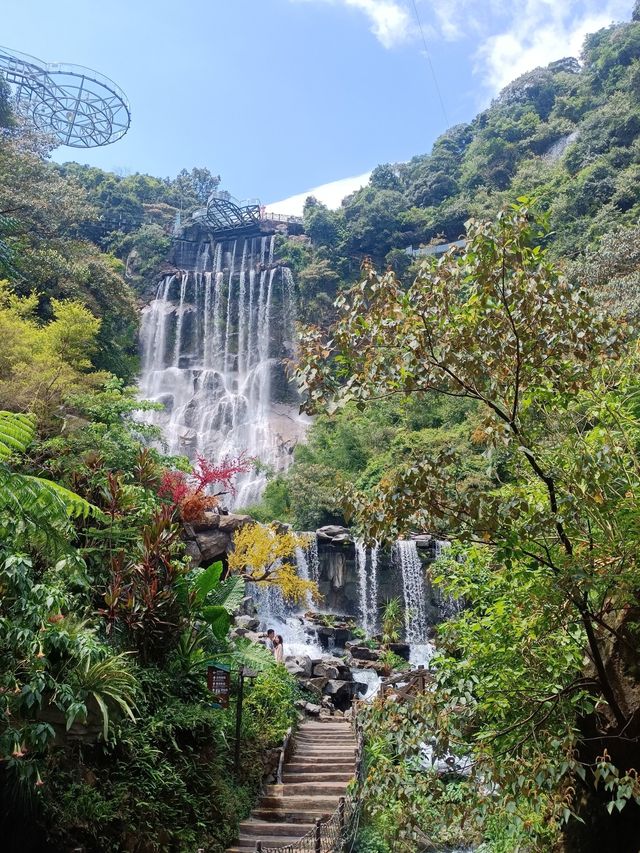 去遊龍峽睇瀑布、行山啦！