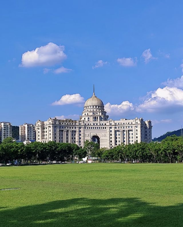 獨特的建築風景與城市新名片/柳州白宮