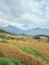 看日出雲海、逛古寨，拍照拍到內存滿