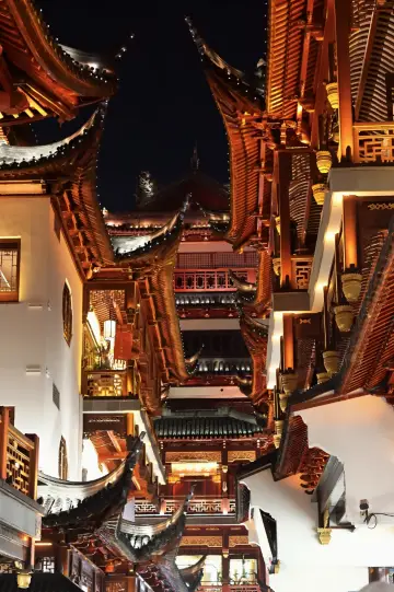 Day 1 in Huangpu District, Shanghai: From Lujiazui to Yuyuan Garden