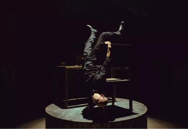 現代舞秀《無名之輩》,販賣愛的男荷爾蒙盛宴 現代舞秀《無名之輩》,販賣愛的男荷爾蒙盛宴