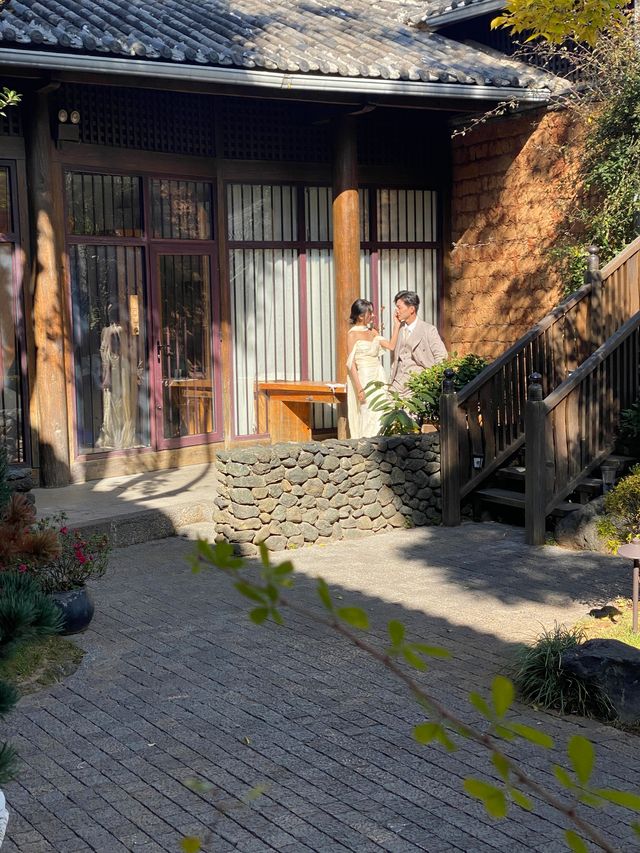 這裡住宿真喜慶啊!每天都有新人來拍照 這裡住宿真喜慶啊!每天都有新人來拍照