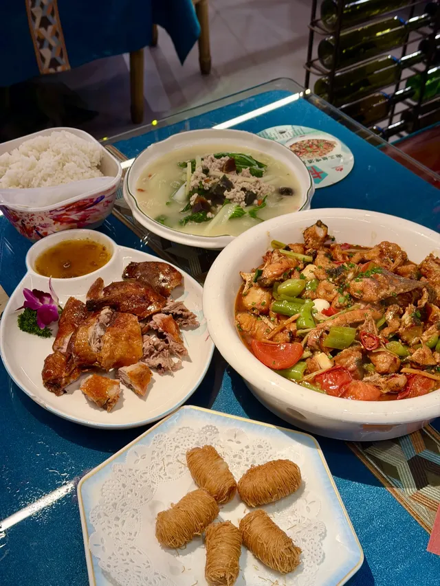 陽朔老牌啤酒魚，居然是個音樂餐廳！