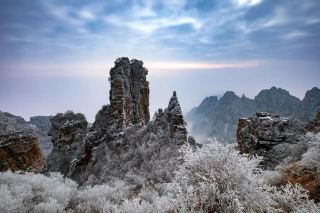 ไกด์ท่องเที่ยวภูเขาหินขาว 3 วัน 2 คืน